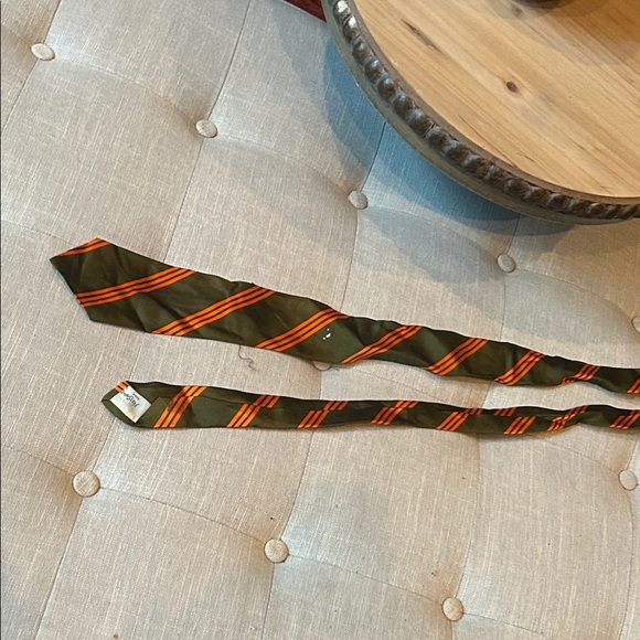 Vintage YSL Yves Saint Laurent Men’s Green/Orange Minimalist Striped Neck Tie - Picture 3 of 5